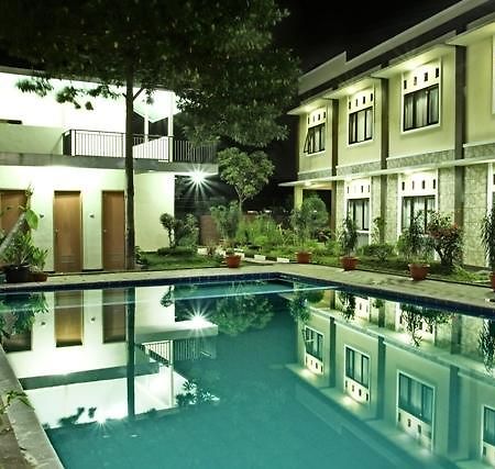 Gumilang Hotel Bogor Exterior foto